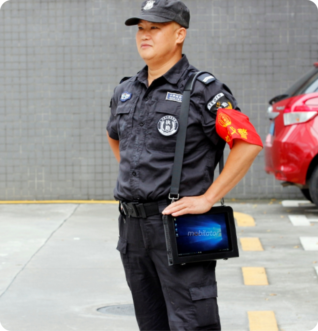 Emdoor I10A - best materials secure grip shoulder strap