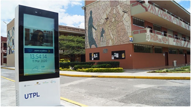 future-proof multimedia ekiosk with sunlight-readable screen NoMobi Trex 55W