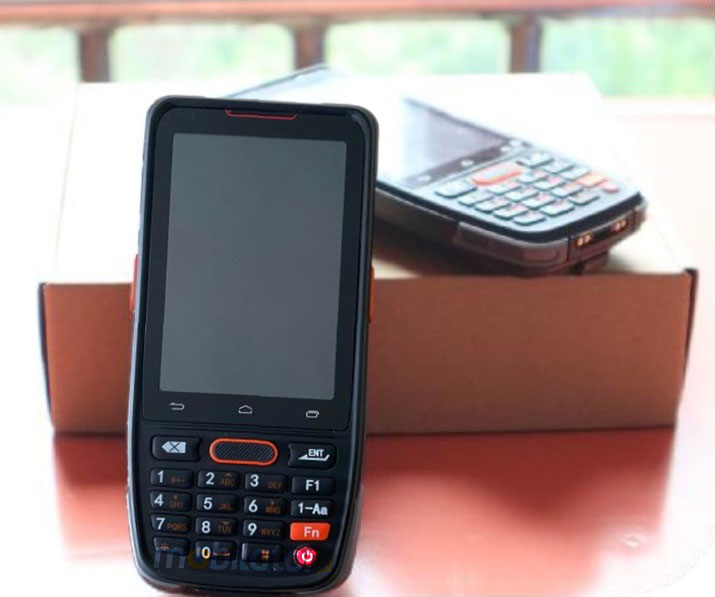 The industrial and mobile data collector SENTER ST917M is suitable for different requirements