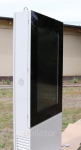 panel reklamowy pracujcy w niskich i wysokich temperaturach wzmocniony na warunki atmosferyczne 43 cale totem LCD z dotykowym wywietlaczem  NoMobi Trex 43